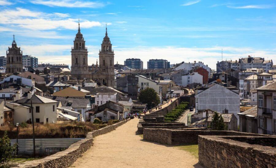 Equipo local en Galicia para organizar el Camino de Santiago